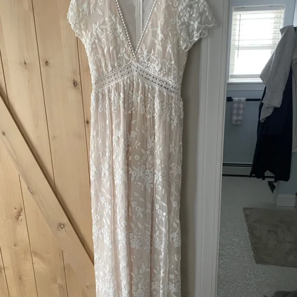 vici lace maxi dress When In Bloom Printed Lace Trim Maxi Dress – VICI main image 0